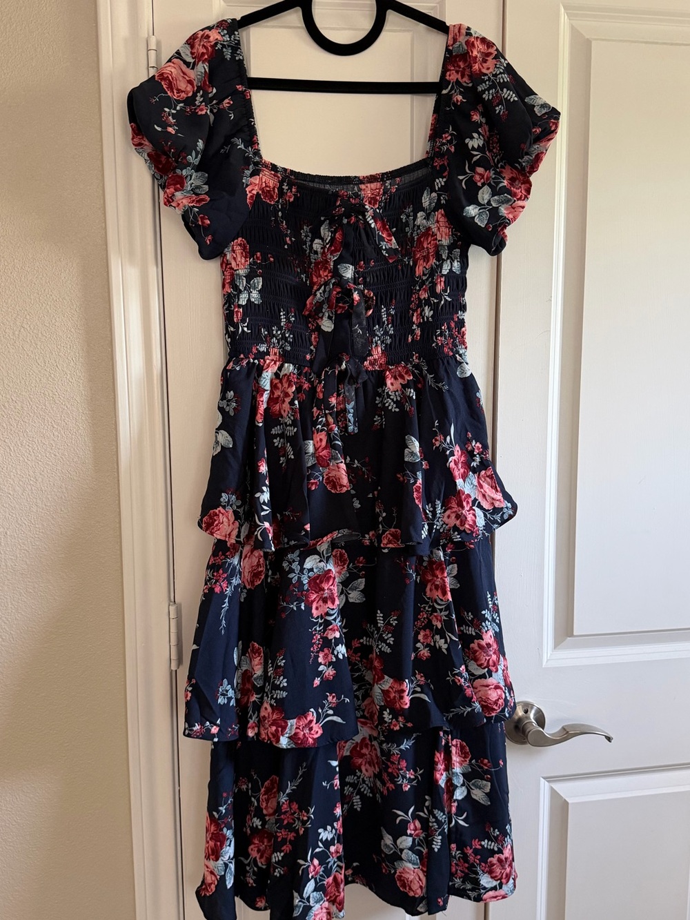 Francesca's Collections Navy Floral Puff-Sleeve Tiered Dress